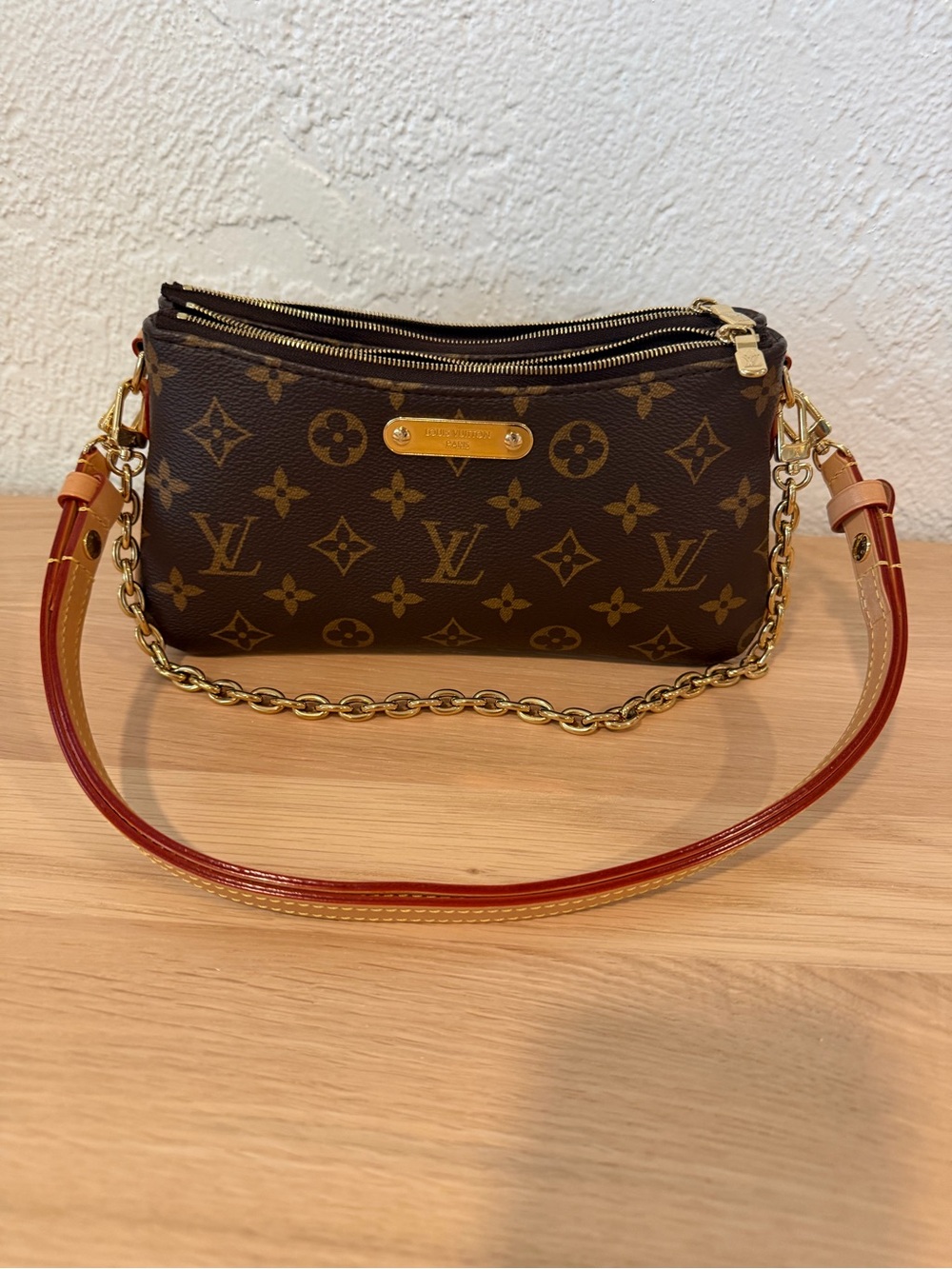 Louis Vuitton Pochette Liv